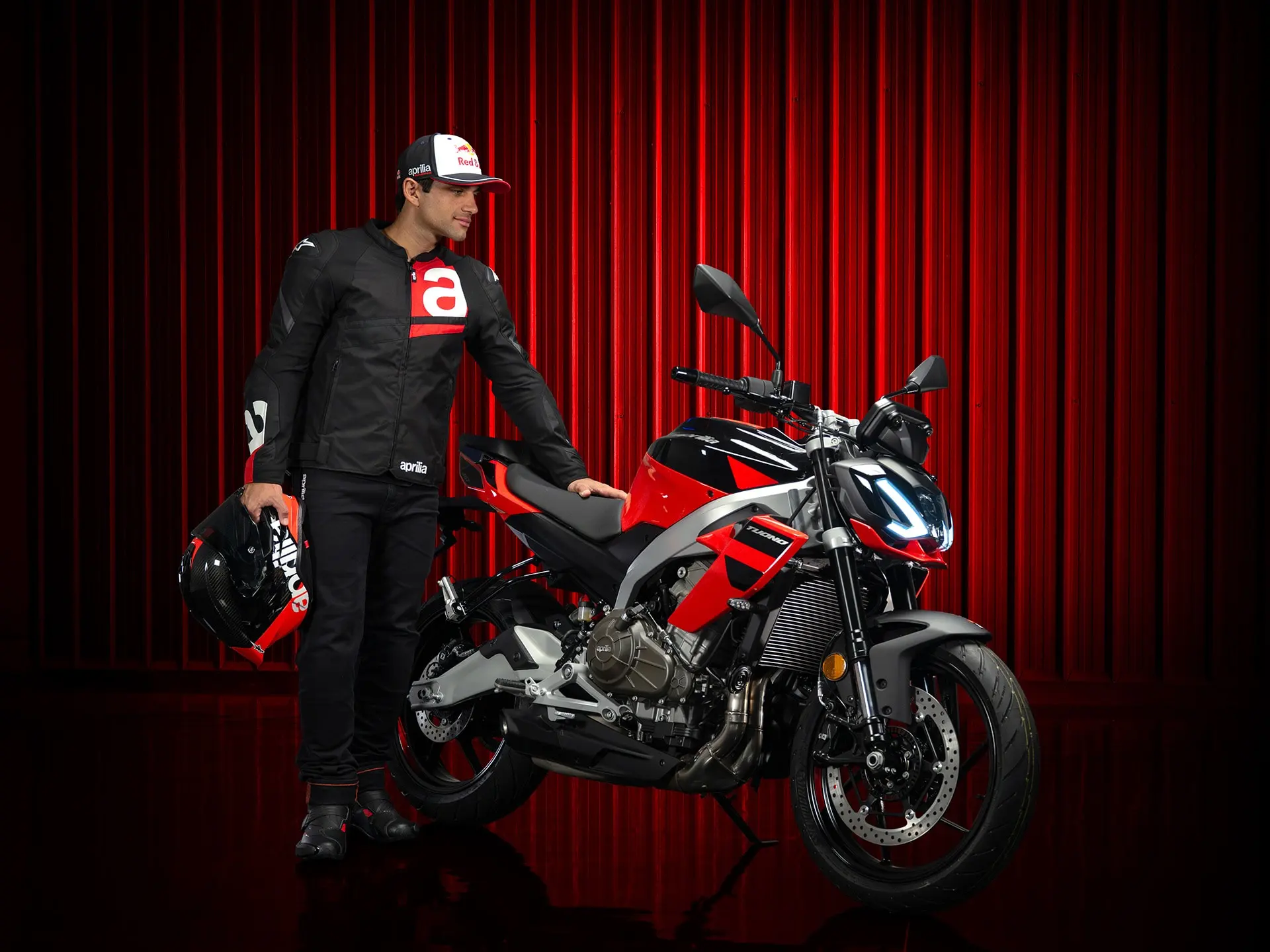 aprilia_tuono_457_edit1